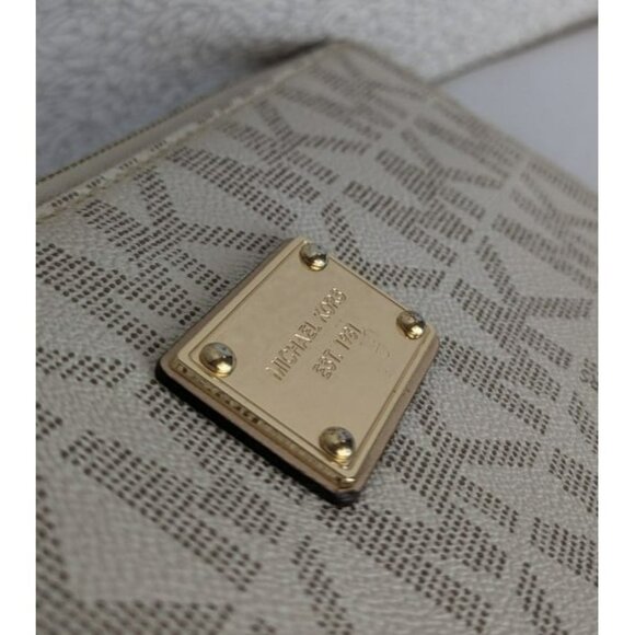 Michael Kors Tablet Multifunction Zip Case Holder Organizer Vanilla Acorn Gold - Picture 10 of 12